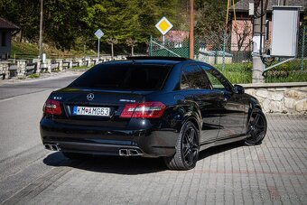 Mercedes E 63 AMG Performance, Krásny stav, Pano, Distronic - 7