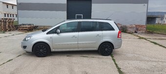Opel Zafira 1,6 benzin Facelift 2010 - 7 mistne - 7