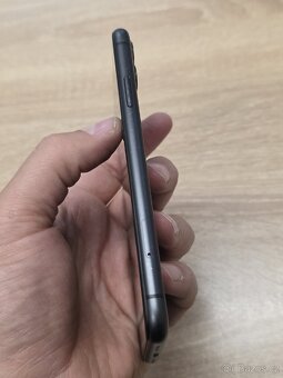 iPhone 11 64GB (baterie 100%) - 7