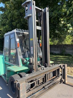 Vysokozdvižný vozík značky Mitsubishi FD70, nosnost 7 t - 7
