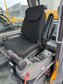 Pásový bagr VOLVO EC 210RNLC - 7