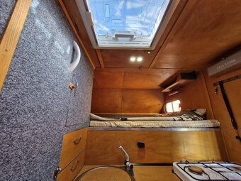 Unikátní Ford Transit 4x4 s odnímatelnou obytnou nástavbou - 7