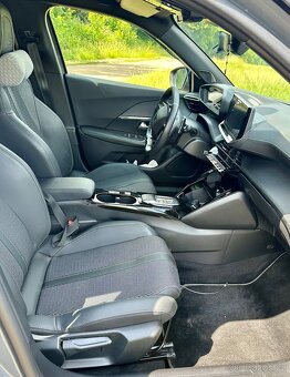 Prodam Peugeot 2008 GT rv.duben 2024 - 7