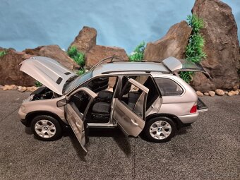 Prodám model 1:18 BMW X5 KYOSHO - 7