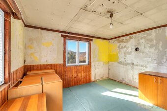Prodej zahrady s chatkou a celoroční vodou - 7