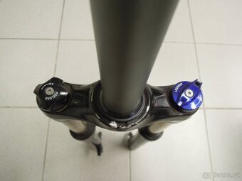 odpružená vidlice RockShox - 7