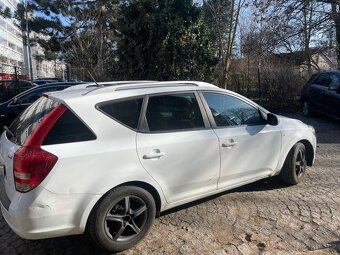 Prodám veškeré náhradní díly z KIA Ceed kombi 1,6 crdi 85kW - 7