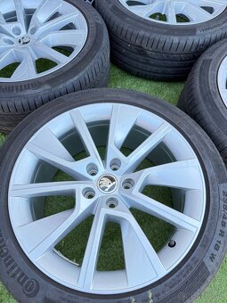 Škoda Superb 3 - 235/45 R18 LETNÍ ORIGINÁLNÍ SADA - 7