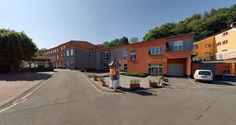 PRONÁJEM PROSTOR PRO SLUŽBY KOSMETIKY, MANIKURY - 14m2 - 7