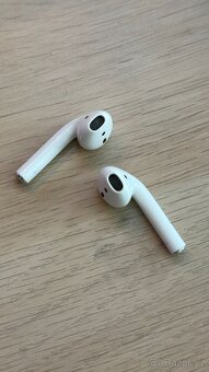 Apple AirPods 1 generace - 7