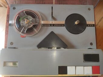 Přenosný magnetofon TESLA Uran - 7
