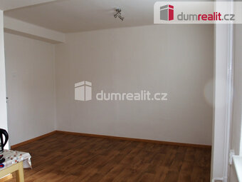 Pronájem, rodinný dům, 3+1, 80 m2, zahrada, garáž, sklep, U  - 7
