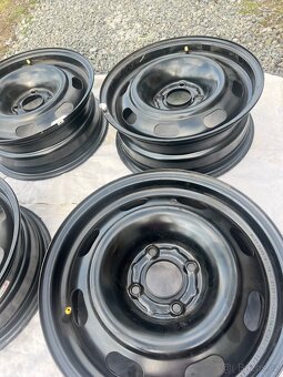 Plechové černé disky 4x108, 6x15” jako nové - 7