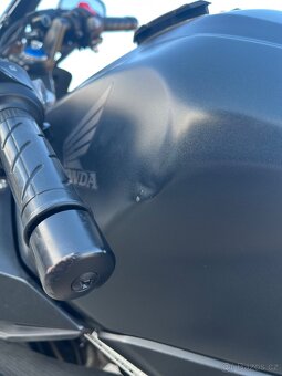 Honda CBR500R - 7