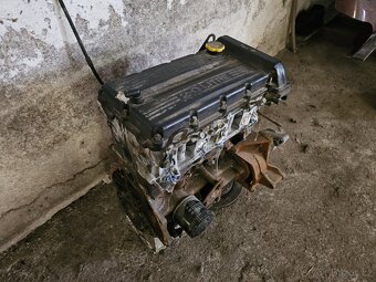 Díly Ford Sierra 2.0DOHC - 7
