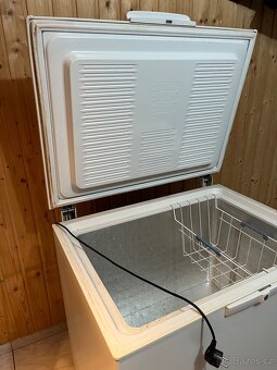 Pultový mrazák Whirpool - 7