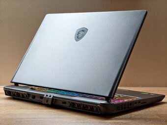 RTX 5070 Ti 12GB_MSI VECTOR 16 HX AI_U7-255HX_16GB_240HZ - 7