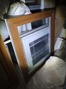 PLASTOVÁ OKNA S DEKOREM DŘEVA - čtěte popis - 7