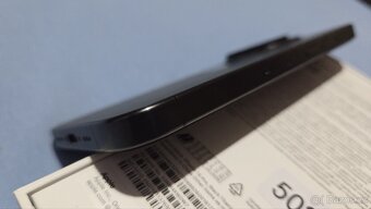 Apple iPhone 15 Pro 256GB černý - 7