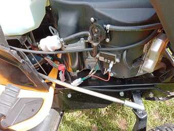 Zahradní traktor Cub Cadet XT2 PS107 - 7