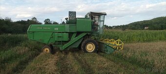 John Deere 630 - 7