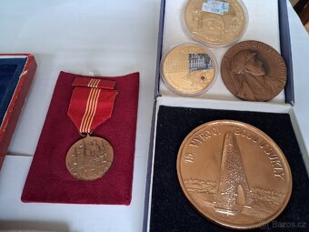 Medaile,vyznamenáni,mince. - 7