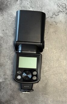 Nikon D7000 + 3 objektivy + blesk a příslušenství - 7