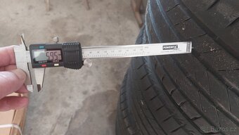 Prodám letní pneu 255/40/20 - 7