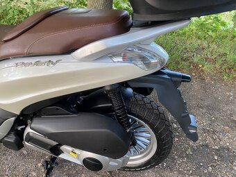 Piaggio Beverly 300 (2013) - 7