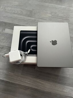 MacBook Pro 14" M3 – jako nový, v záruce, 100% baterie - 7