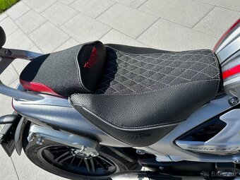 Triumph Rocket 3 R - 7