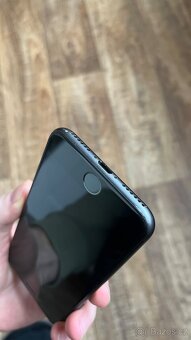 iPhone 8 64GB Vesmírně šedá - 7