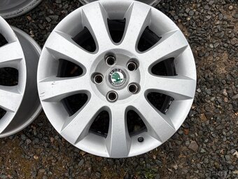 Alu original sada disku Škoda 5x112 7J ET37 R16 - 7