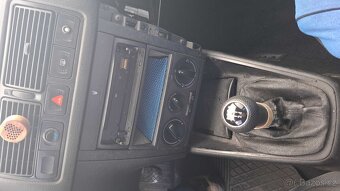 VW GOLF 4 IV Hatchback 5dveří 1,6 Benzin 74kW - 7