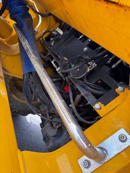 Komatsu WB93S-S - 7