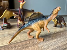 Dinosauři a tygr - 7