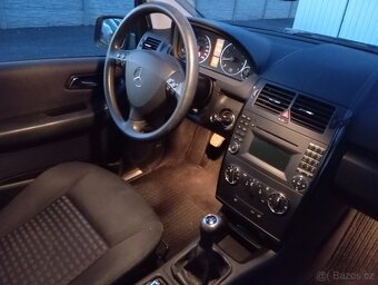 Mercedes Benz A 1,5 benzín , vyhřívaná sedadla - 7
