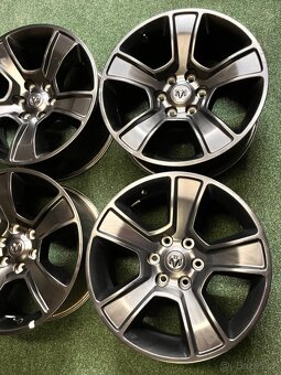 6x139.7 R20 Dodge RAM 1500 - ORIGINÁL Alu - černé - 7