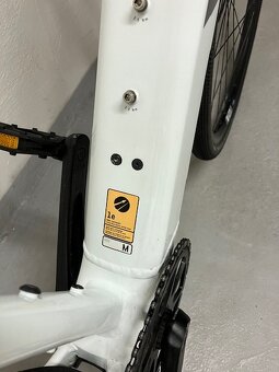 Lehké elektrokolo Canyon 15,6 kg - 7