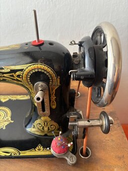 Šlapací šici stroj značky Bobbin - 7
