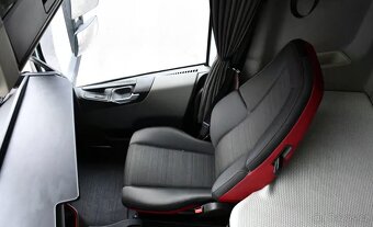 Volvo Tahač pro mega návěs FH 500 - 7