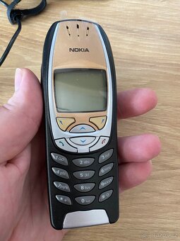 Nokia 6310i černo zlatá - s folií na displayi  Jako nová - 7
