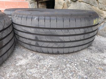 225/55/17 Goodyear Asymmetric 6 - 7