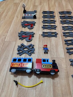 Lego Duplo kompletní železnice, koleje, vagón, lokomotiva,.. - 7