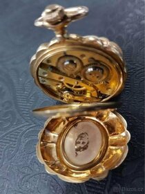 Zlaté gravírované tříplášťové hodinky REMONTOIR - 7