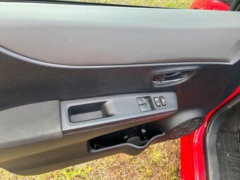 Toyota Yaris - 7