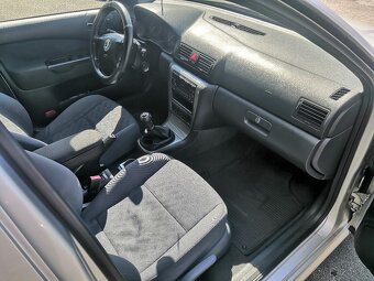 Škoda Oktavia 1.6 kombi - 7