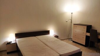 Dlouhodobě pronajmu zařízený a vybavený byt 2+1+ komora - 7