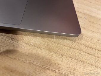 MacBook Pro 13" M1 US 2021 16GB RAM 256GB SSD Stříbrný - 7