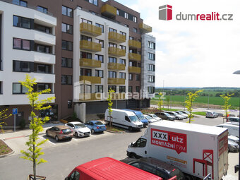 Světlý byt 2+kk/B s balkonem (54,2 m2 + 5,8 m2 balkon), 1.pa - 7